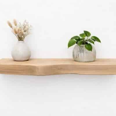 Massief eiken zwevende wandplank 4 cm boomstamrand